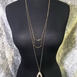 Elegant Gold Layered Necklace with Agate Pendant